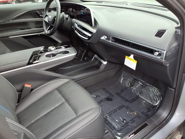 Certified 2025 Cadillac Lyriq Luxury w/ LPO, Floor Liner Package AWD/4WD image 23