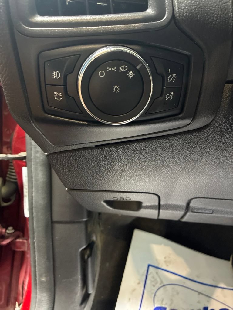 Used 2014 Ford Focus SE w/ SE Sport Package FWD image 13