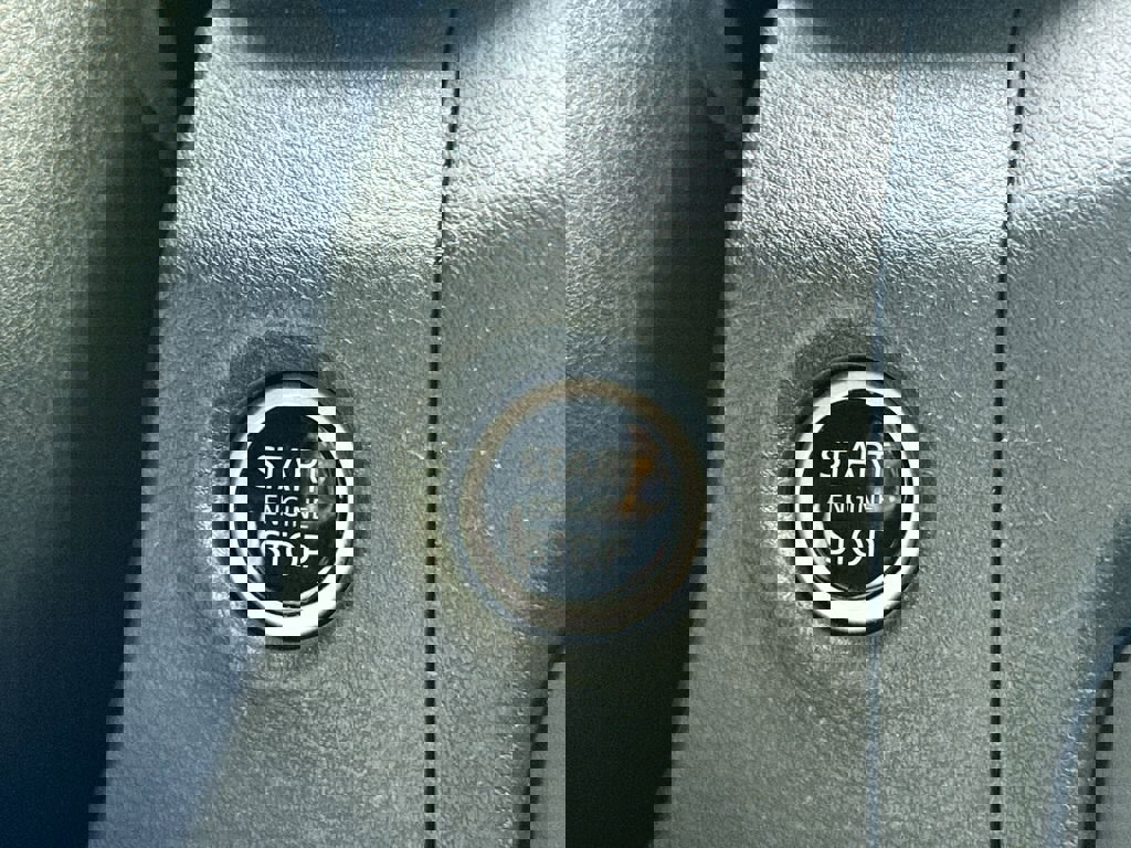 Used 2024 Nissan Frontier SV w/ SV Convenience Package image 18