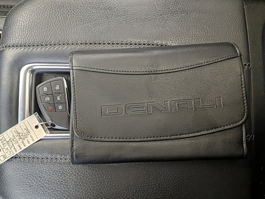 Used 2021 GMC Yukon Denali w/ Denali Premium Package image 40