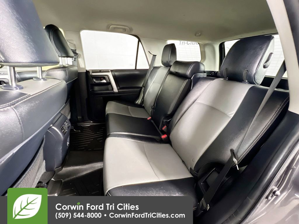 Used 2020 Toyota 4Runner 4WD image 28