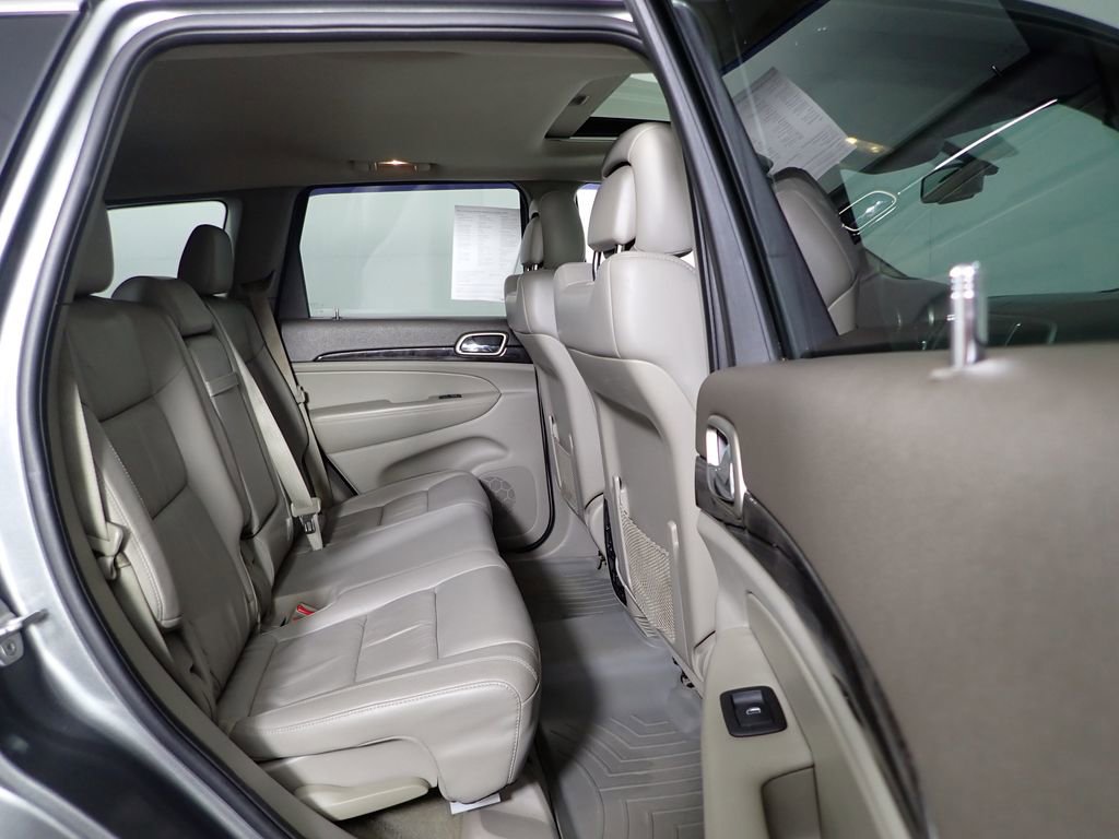 Used 2012 Jeep Grand Cherokee Laredo image 40
