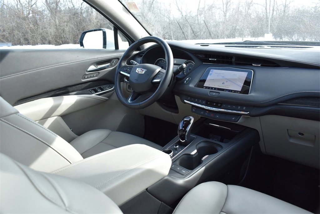 Used 2022 Cadillac XT4 Premium Luxury image 32
