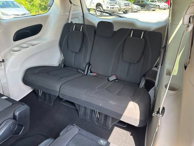 Used 2023 Chrysler Voyager LX FWD image 12