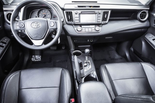 Used 2015 Toyota RAV4 XLE image 16