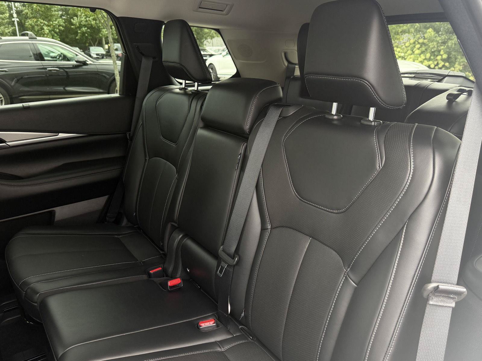 Used 2026 INFINITI QX60 Luxe w/ Cargo Package AWD/4WD image 37