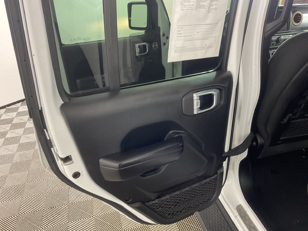 Used 2021 Jeep Gladiator Mojave AWD/4WD image 13