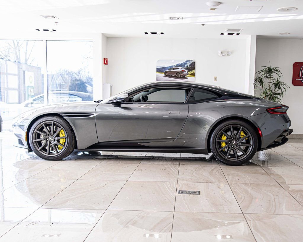 Used 2020 Aston Martin DB11 Coupe image 7