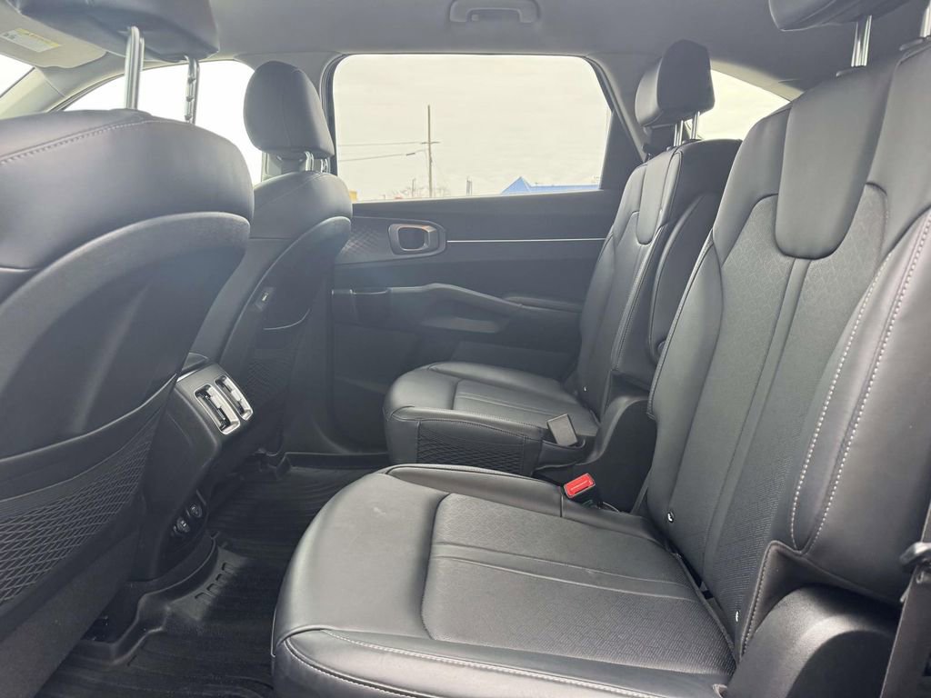 Used 2023 Kia Sorento EX image 10