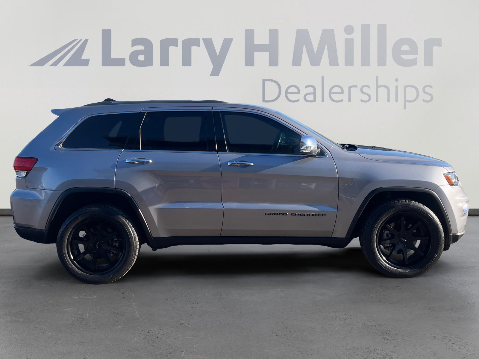Used 2019 Jeep Grand Cherokee Limited w/ Trailer Tow Group IV image 6