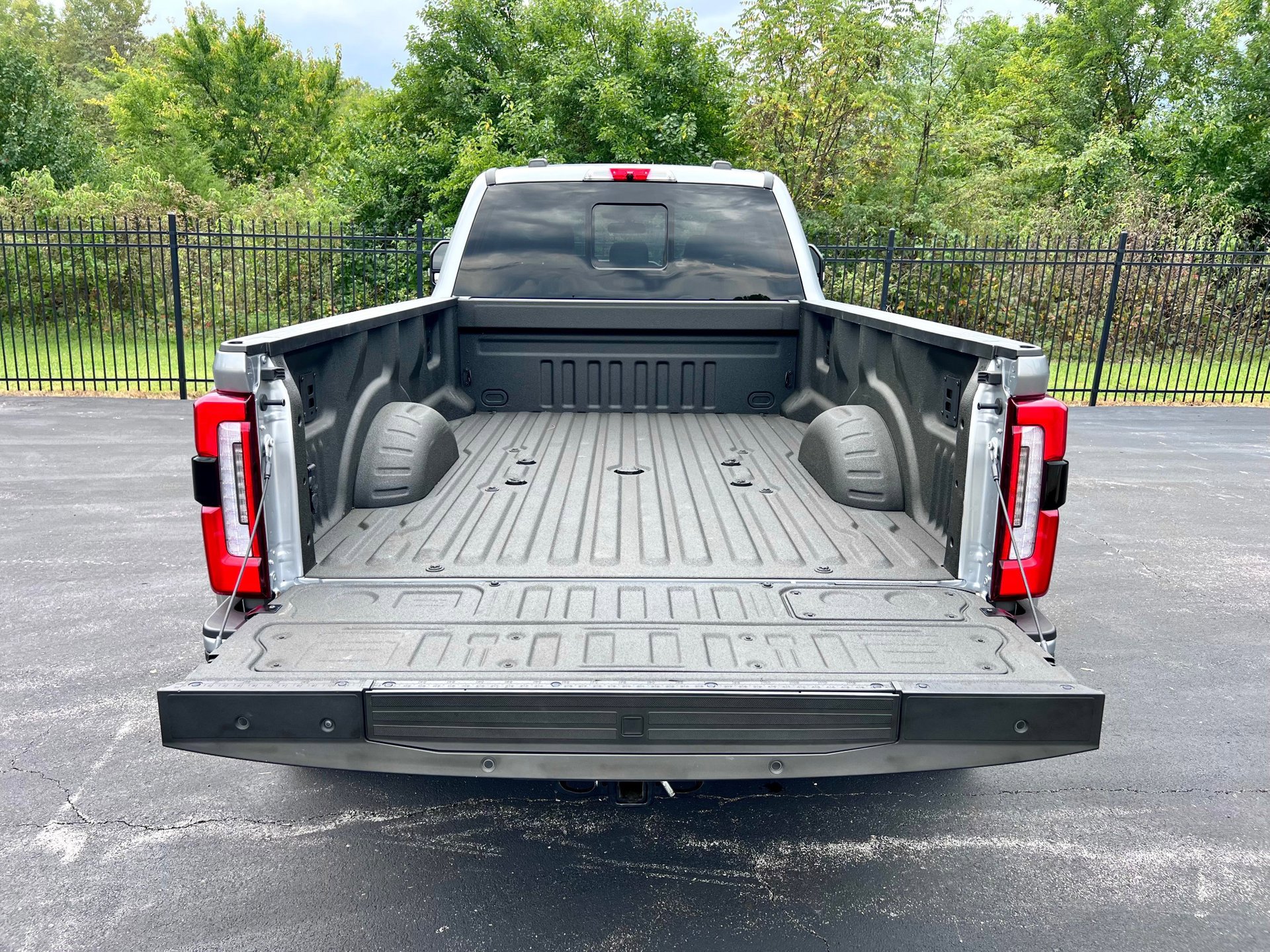 Used 2024 Ford F450 Limited w/ FX4 Off-Road Package image 4