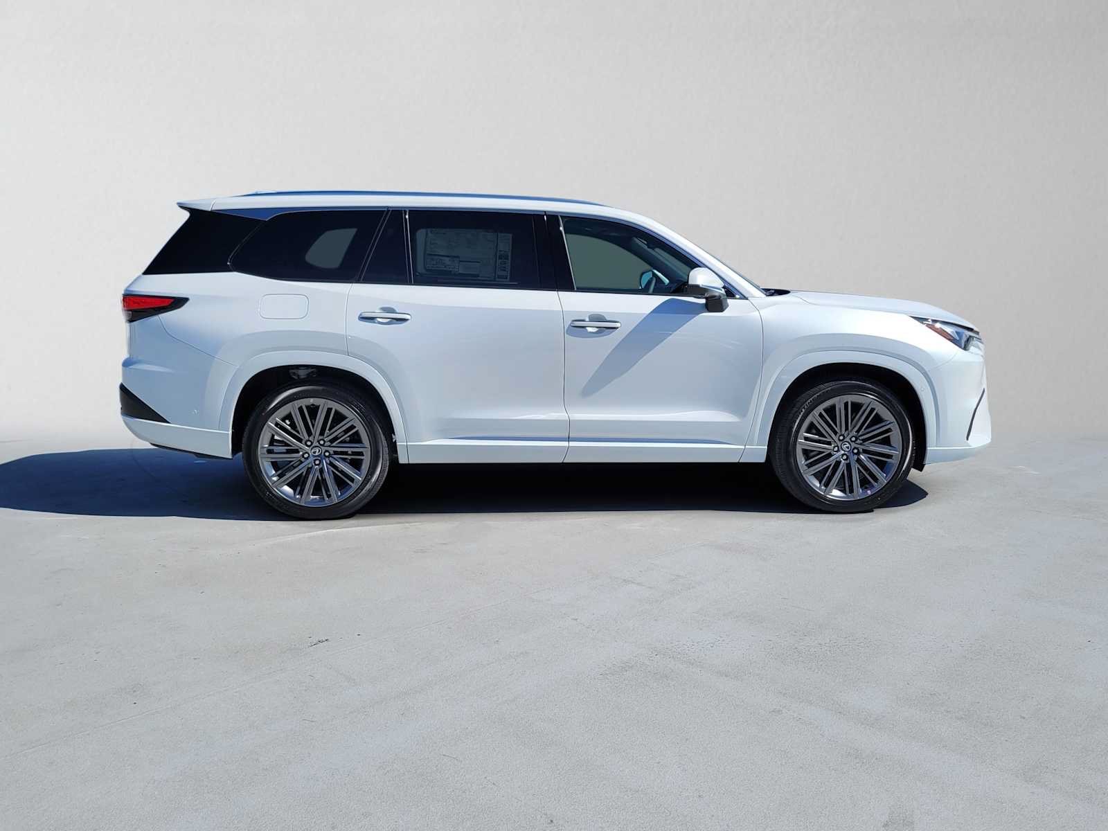 Certified 2026 Lexus TX 550h AWD Plug-In Hybrid image 35
