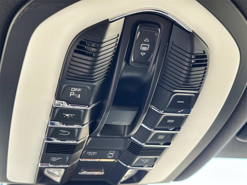 Used 2024 Porsche Macan S image 31