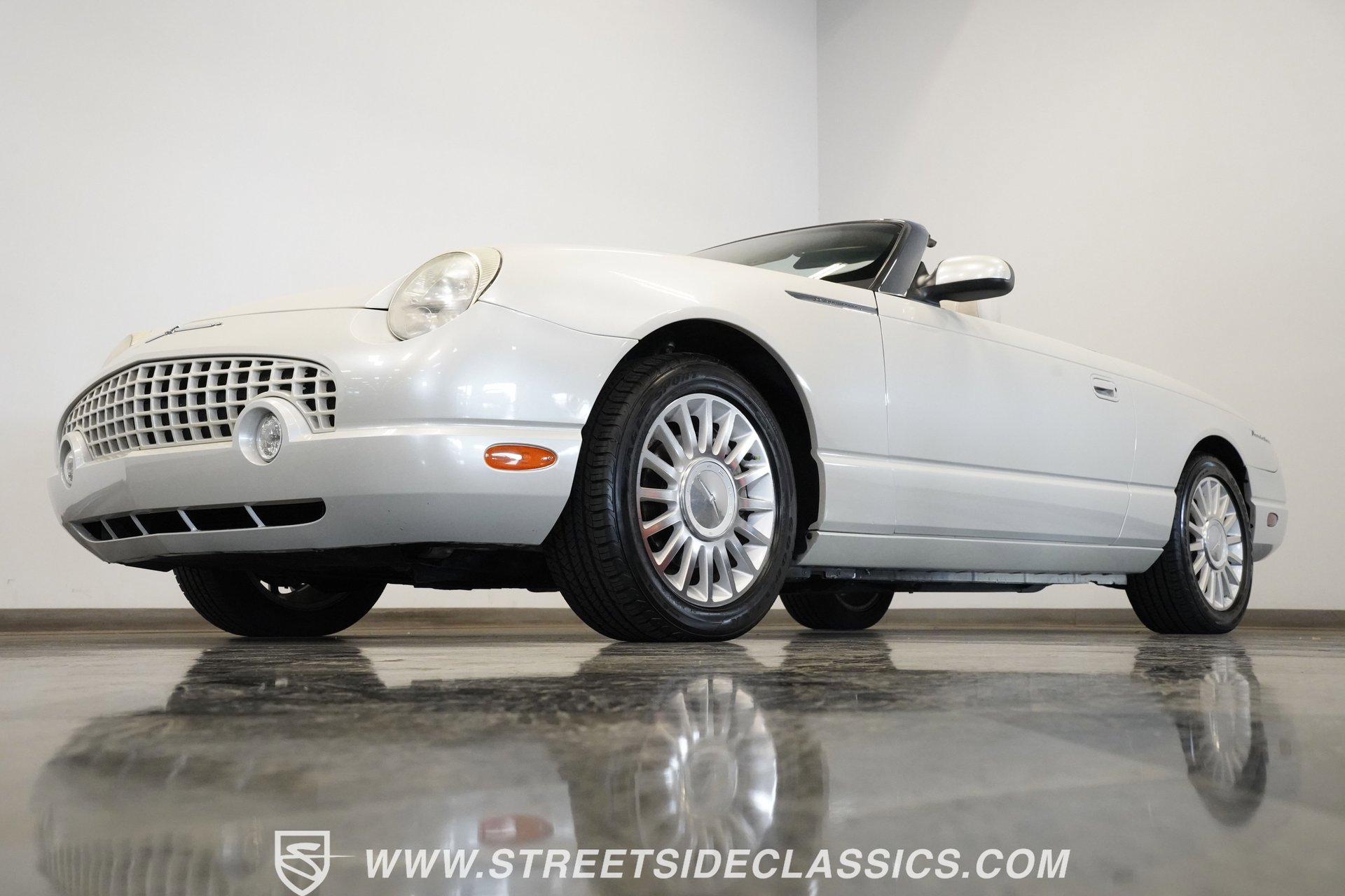 Used 2005 Ford Thunderbird 50th Anniversary image 5