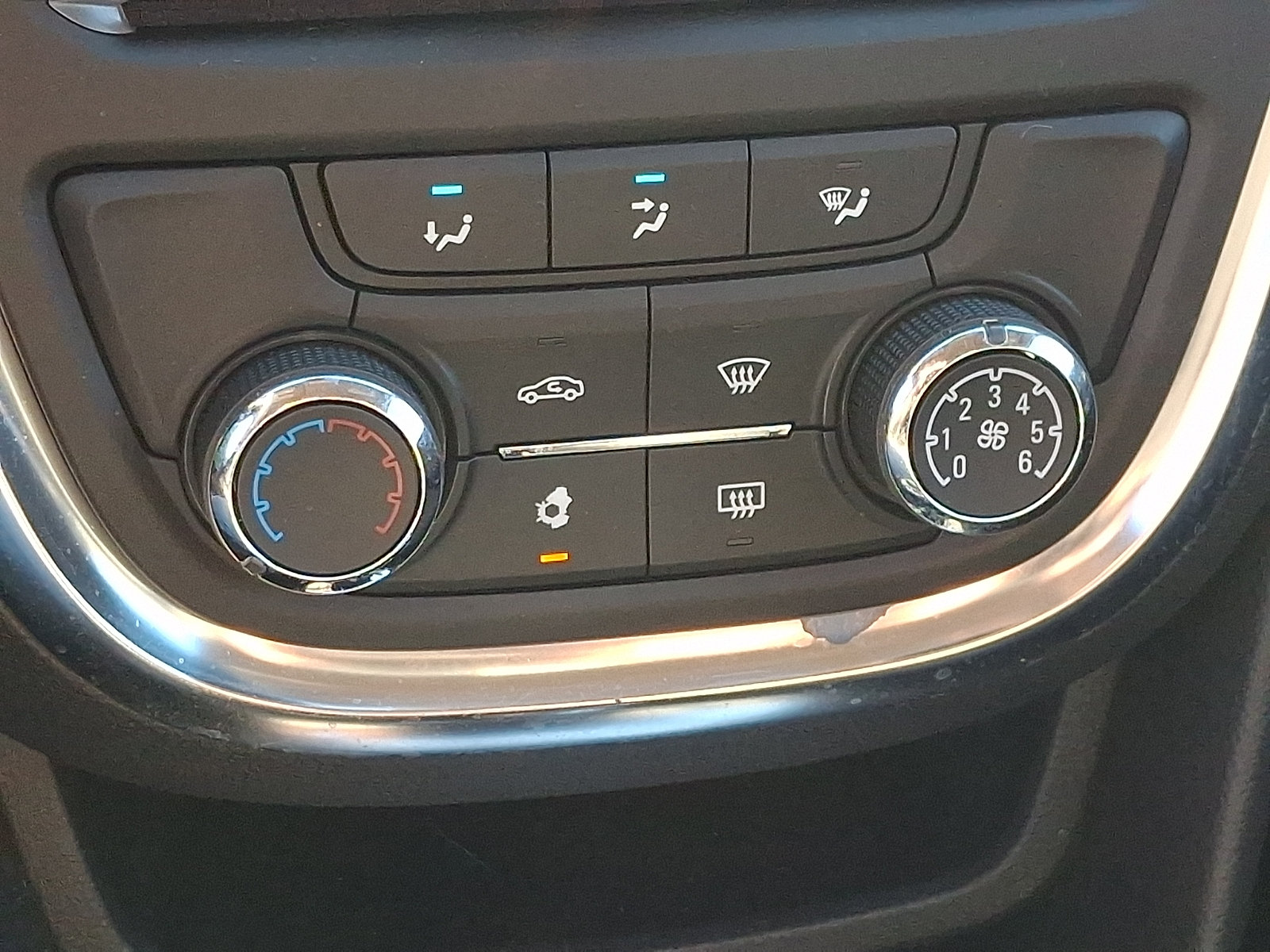 Used 2015 Buick Encore AWD image 16