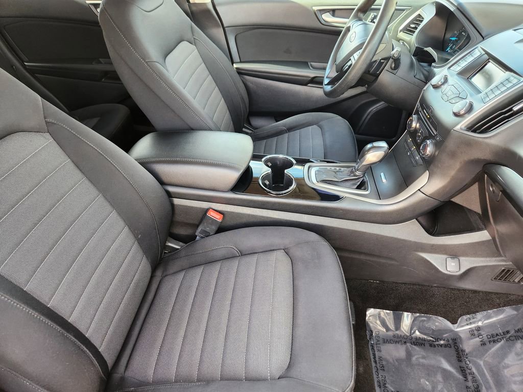 Used 2018 Ford Edge SE image 4