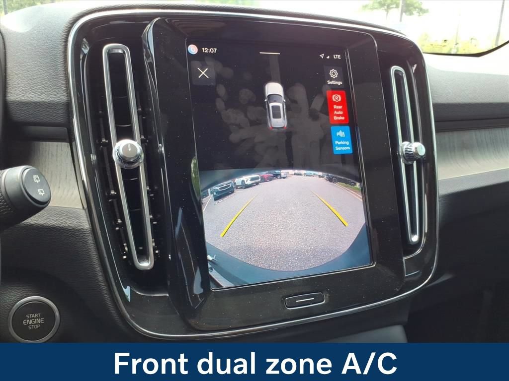 Used 2023 Volvo XC40 B5 Plus AWD/4WD image 3