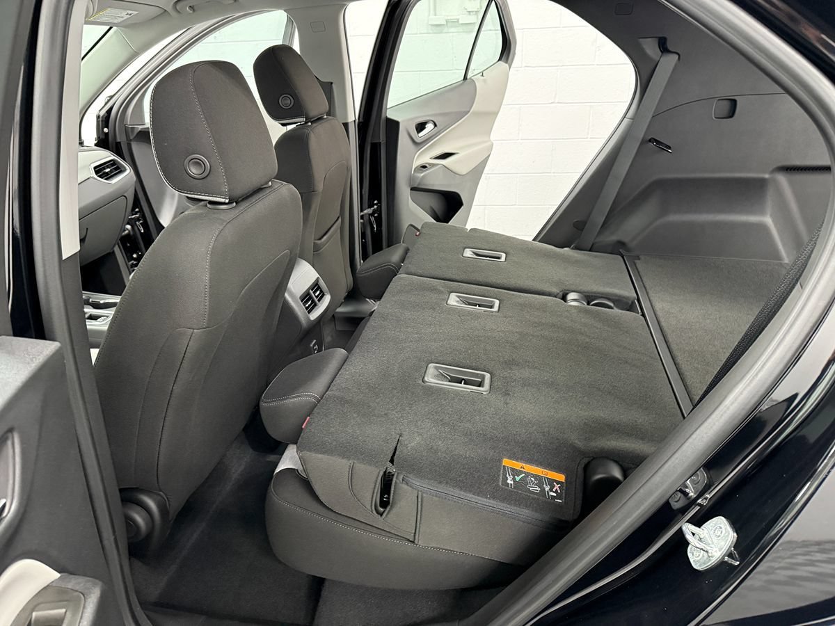 Used 2023 Chevrolet Equinox LS w/ Midnight Edition FWD image 13
