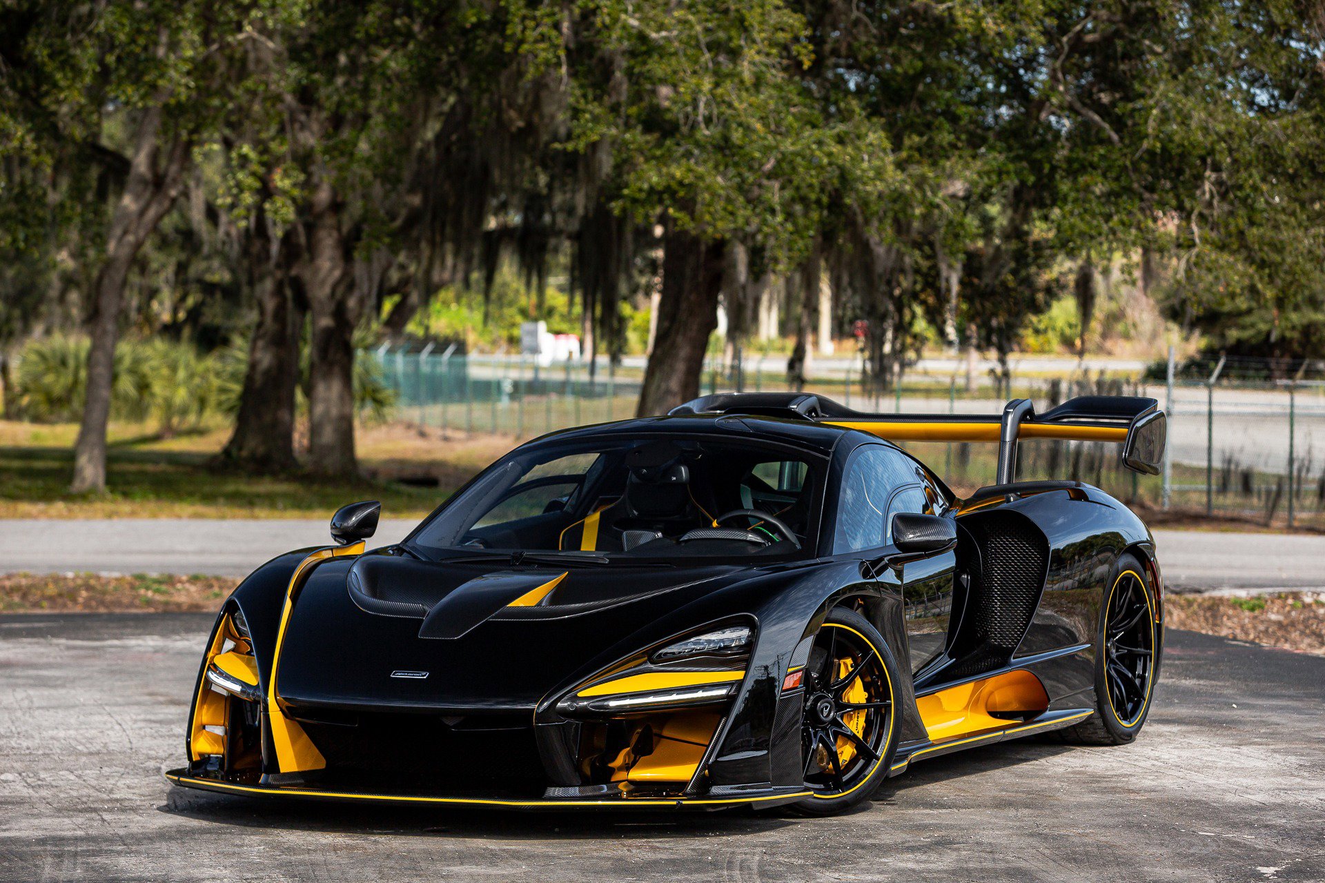 Used 2019 McLaren Senna image 78