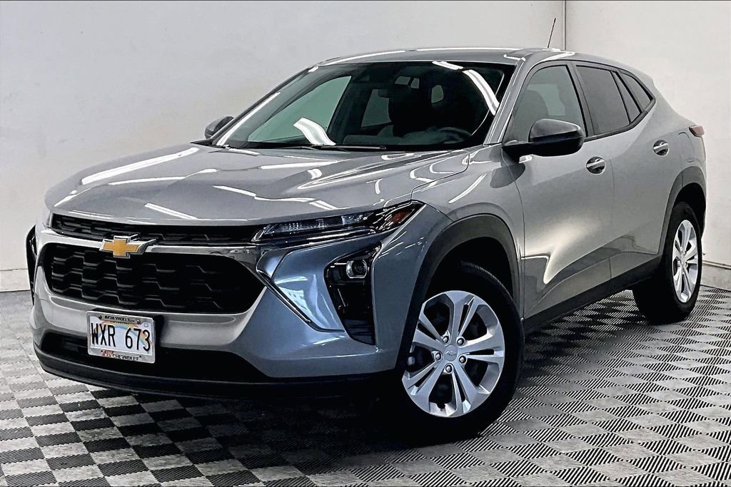 Used 2024 Chevrolet Trax LS w/ Driver Confidence Package