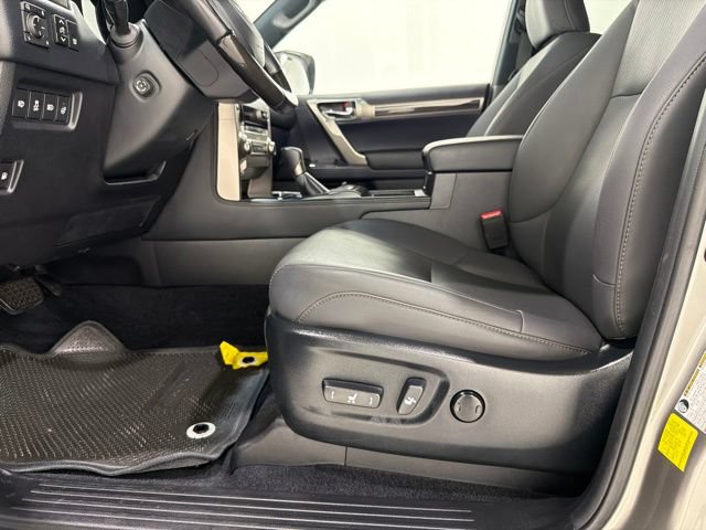 Used 2021 Lexus GX 460 Premium w/ Premium Package AWD/4WD image 14