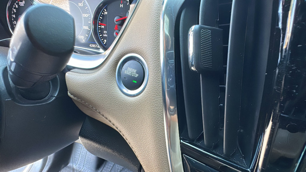 Used 2023 Chevrolet Traverse Premier image 17