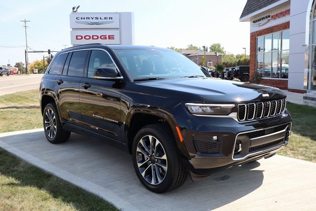 New 2025 Jeep Grand Cherokee Overland w/ Adv Protech Group III image 3