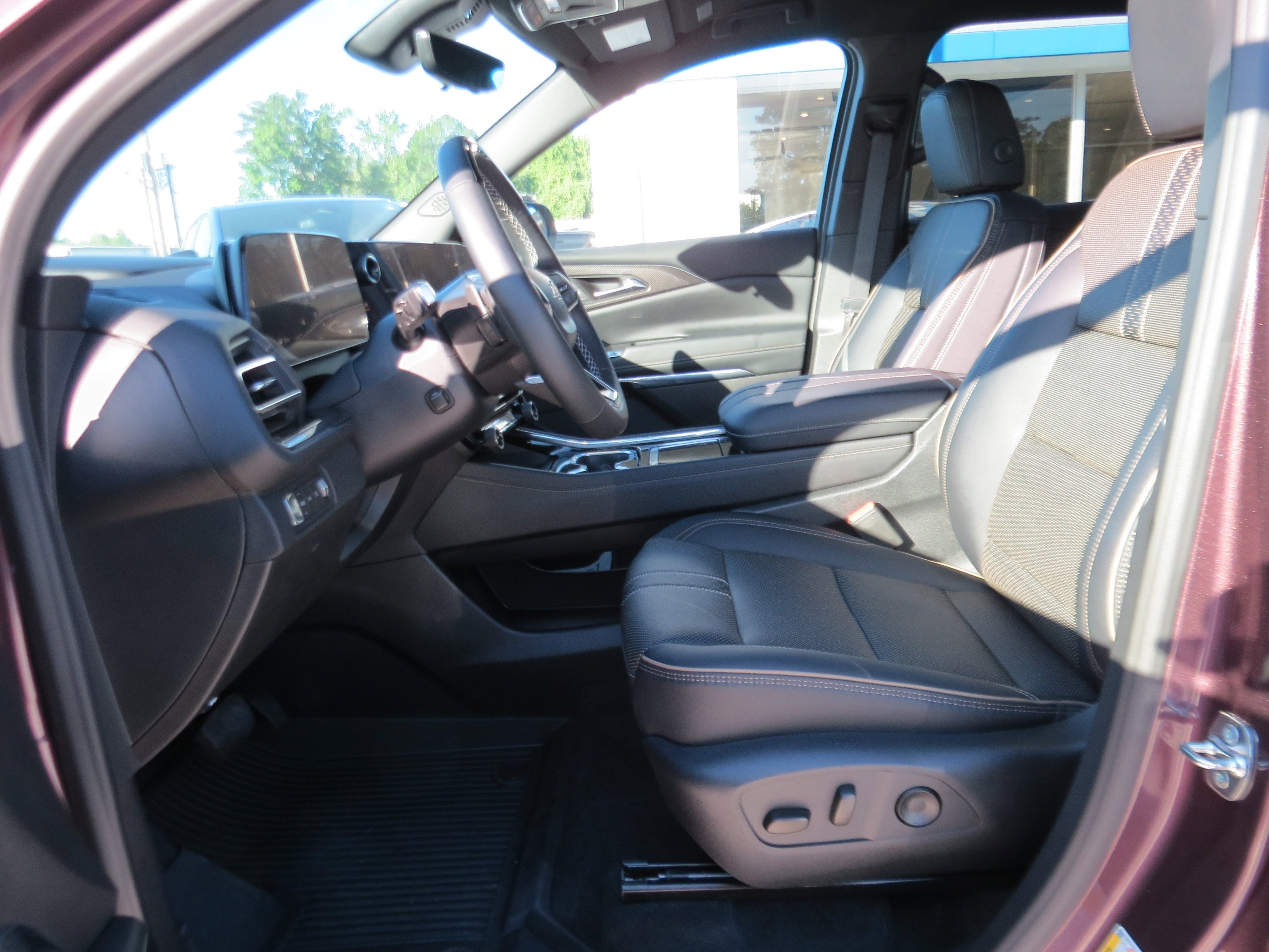 Used 2026 Chevrolet Traverse High Country w/ LPO, Floor Liner Package AWD/4WD image 14