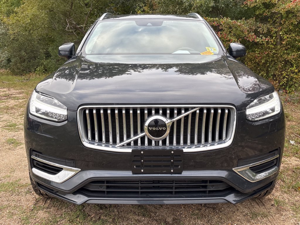 Used 2021 Volvo XC90 T8 Inscription Expression w/ Climate Package AWD/4WD image 2