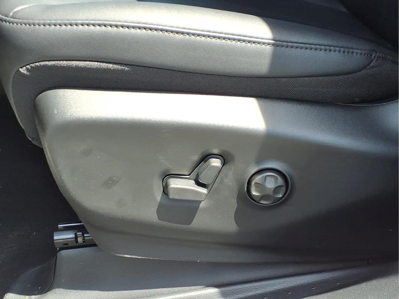 New 2026 Chrysler Voyager LX FWD image 10