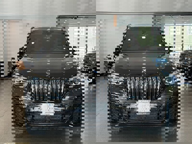 Used 2023 BMW X5 xDrive40i w/ M Sport Package image 2