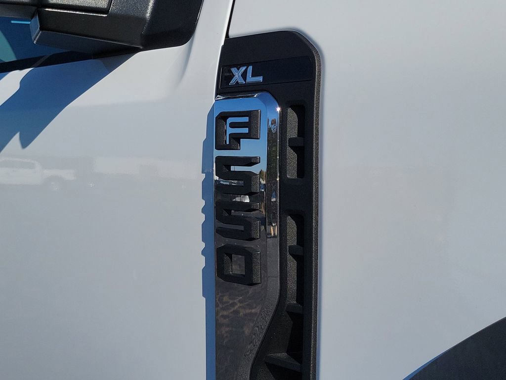 New 2026 Ford F550 4x4 Regular Cab Super Duty image 9