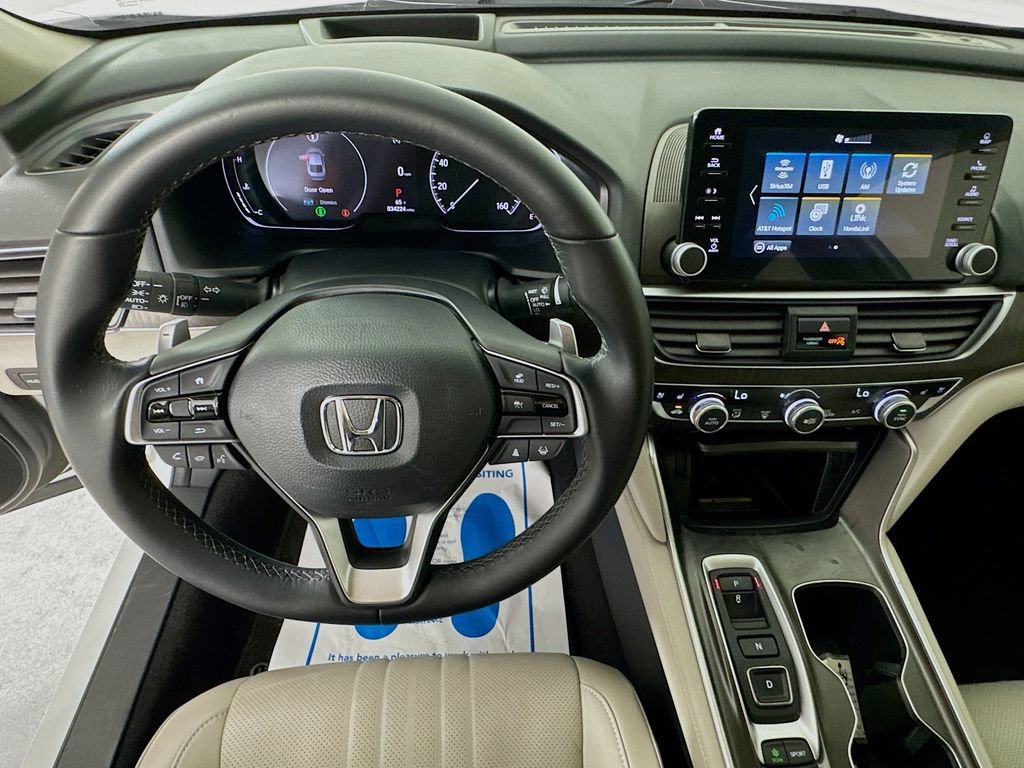 Used 2021 Honda Accord Touring image 11