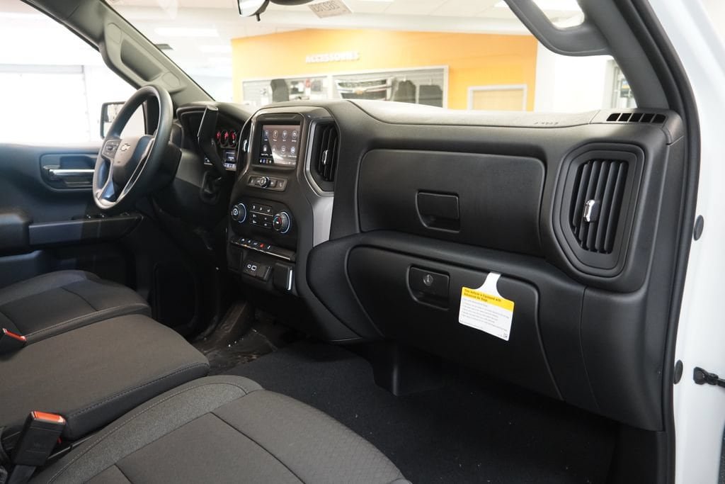 New 2026 Chevrolet Silverado 1500 Custom w/ Turbomax Blackout Package AWD/4WD image 34