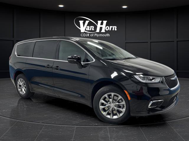 New 2026 Chrysler Pacifica Select image 1