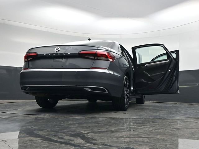 Used 2021 Volkswagen Passat 2.0T SE image 37