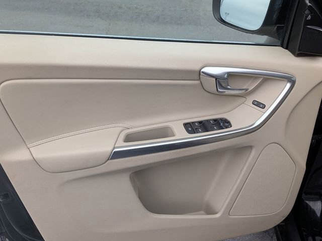 Used 2016 Volvo XC60 T6 Platinum w/ Protection Package AWD/4WD image 12