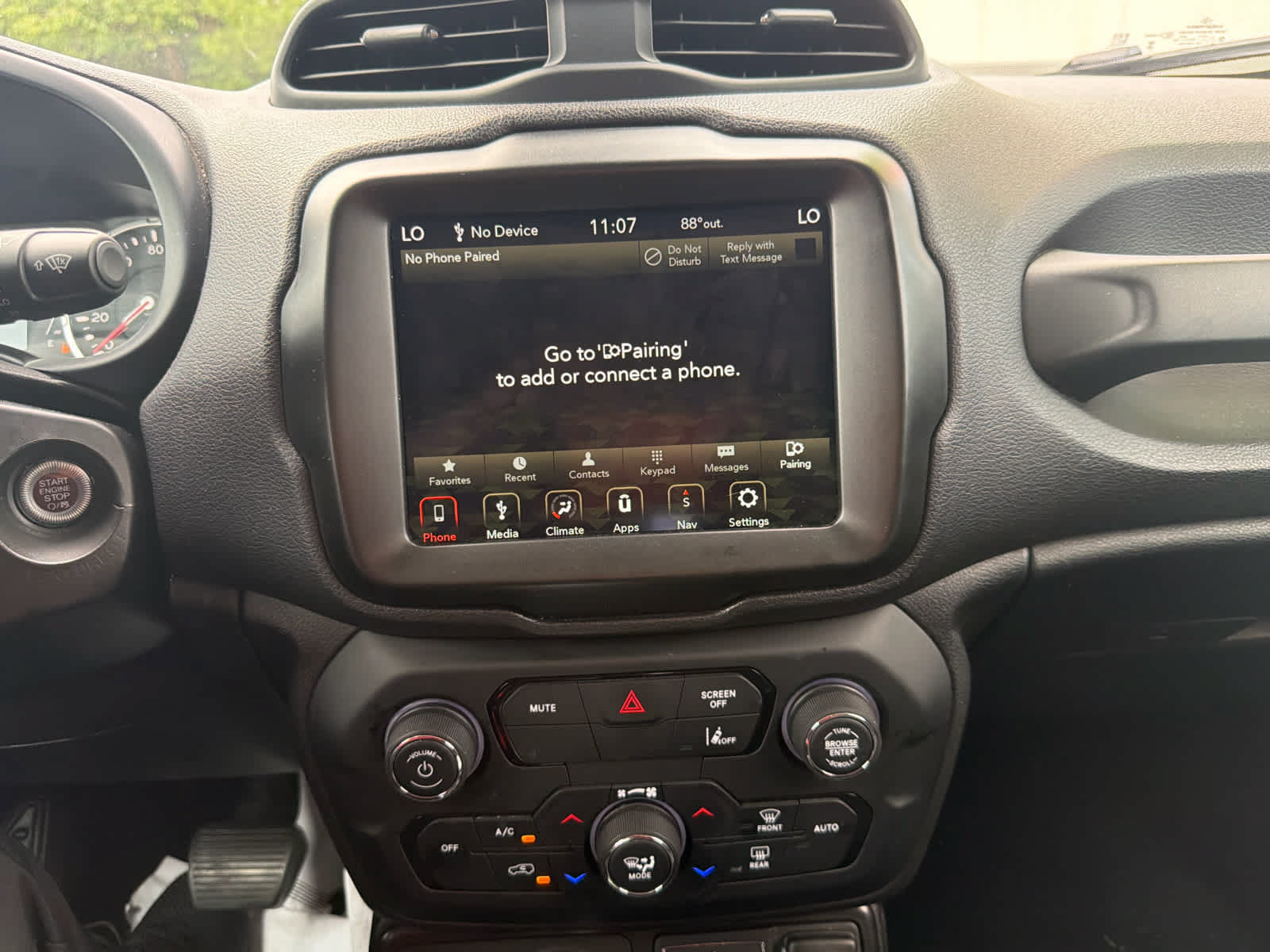 Used 2023 Jeep Renegade Latitude AWD/4WD image 27