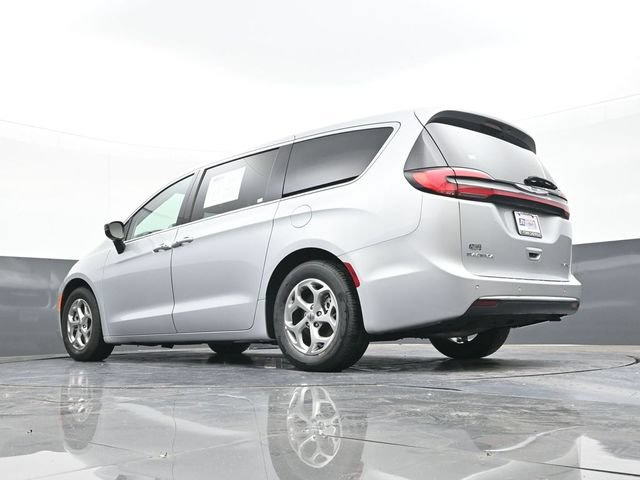 Used 2024 Chrysler Pacifica Limited FWD image 41