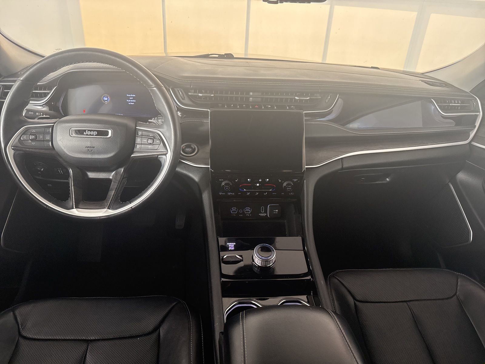 Used 2022 Jeep Grand Cherokee L Limited w/ Luxury Tech Group II image 9