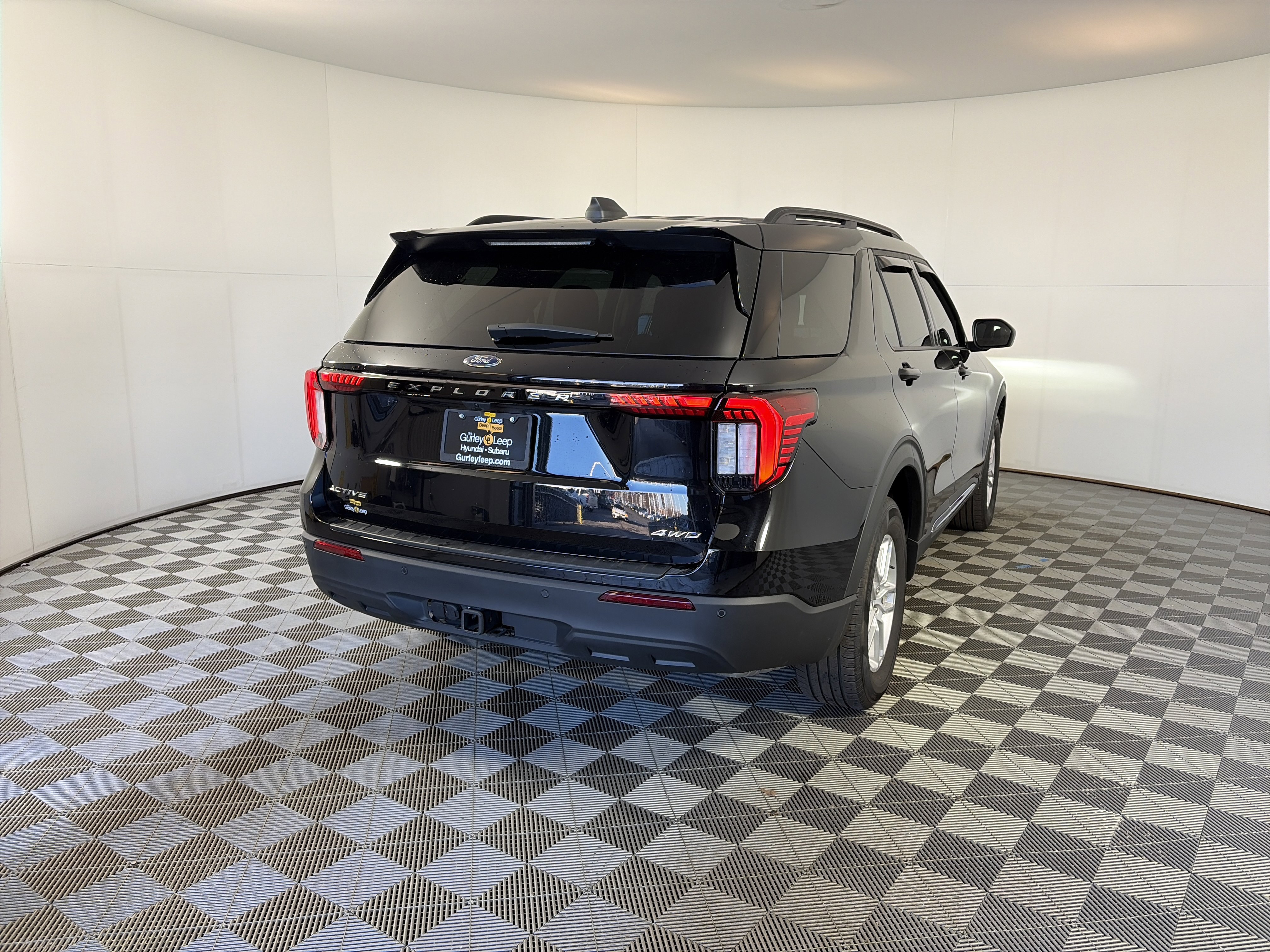 Used 2025 Ford Explorer Active image 11