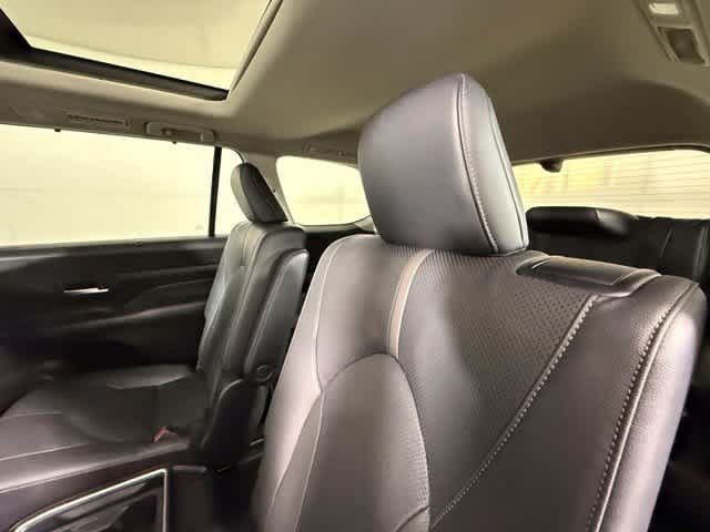 Used 2024 Toyota Grand Highlander AWD image 25