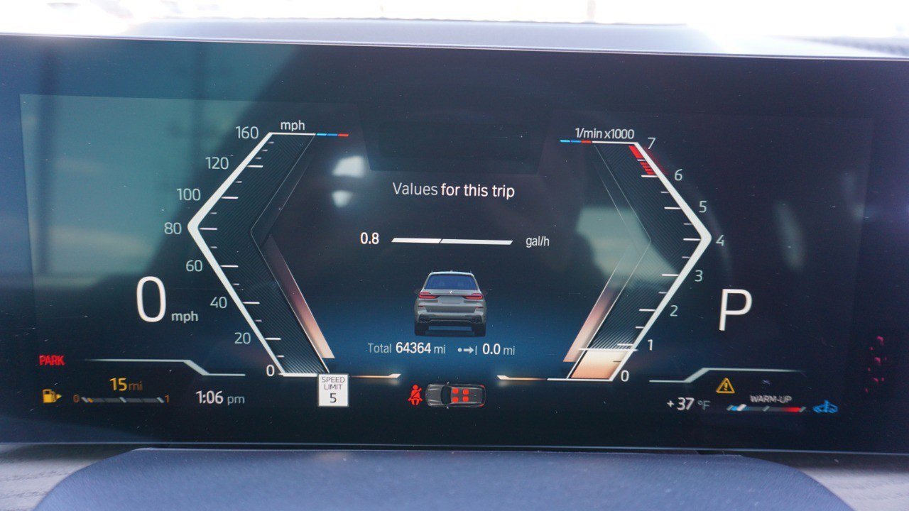 Used 2023 BMW X7 M60i w/ Executive Package image 15