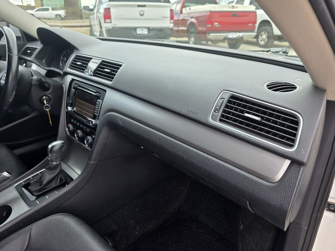 Used 2015 Volkswagen Passat TDI SE image 13