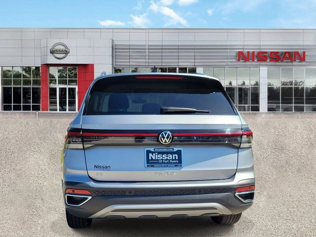 Used 2025 Volkswagen Taos SE FWD image 7