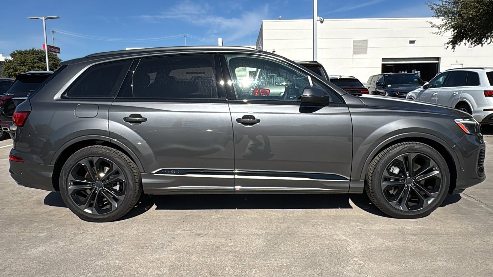 New 2026 Audi Q7 3.0T Premium Plus AWD/4WD image 8