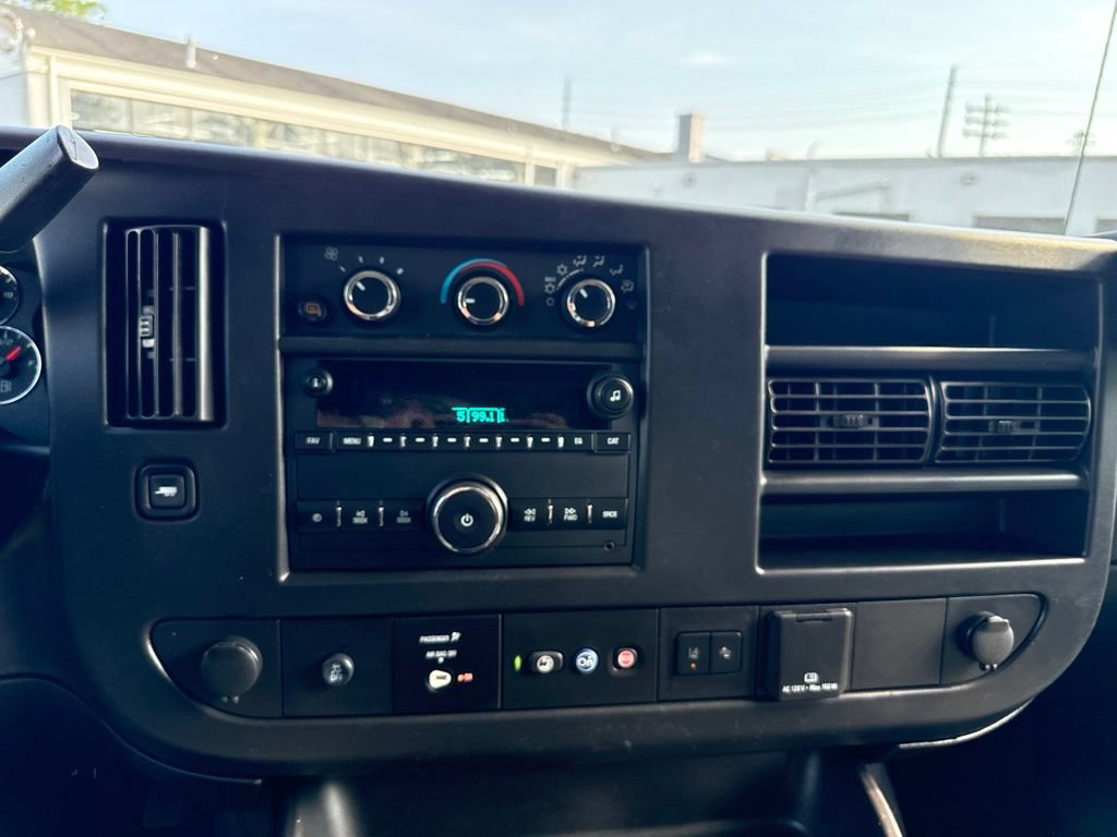 Used 2021 Chevrolet Express 3500 Extended w/ Driver Convenience Package RWD image 23