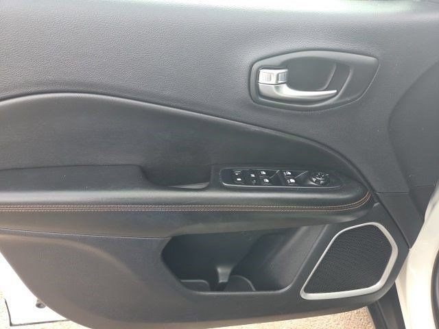 Used 2018 Jeep Compass Limited AWD/4WD image 11