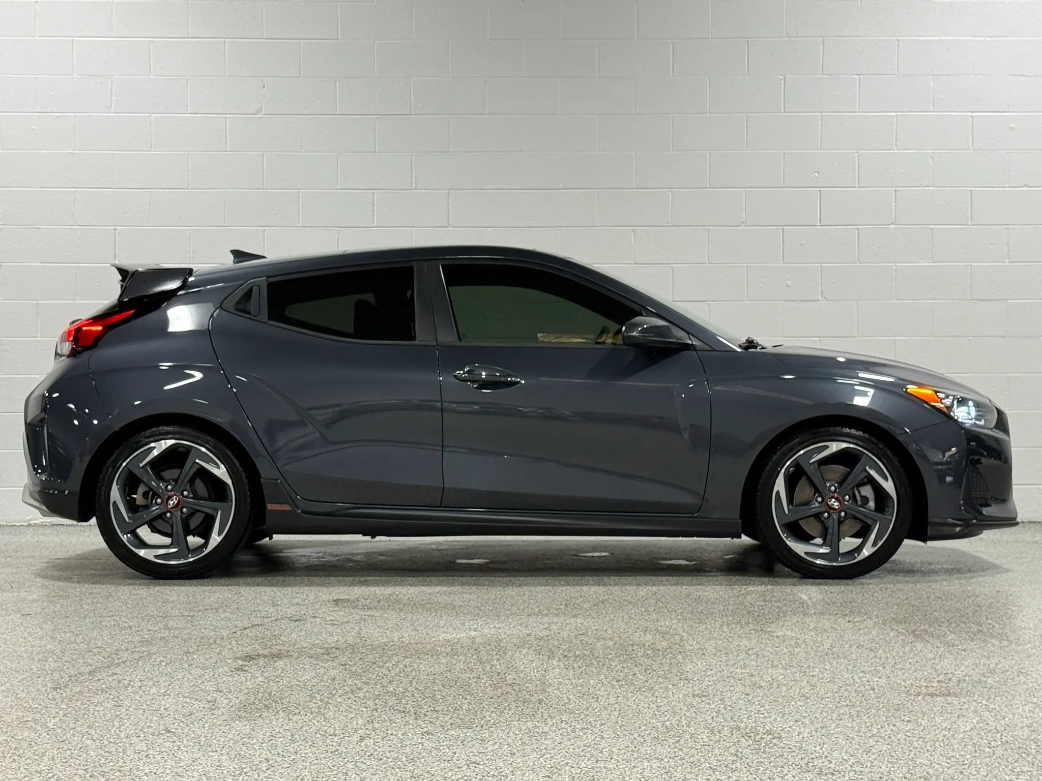 Used 2019 Hyundai Veloster Turbo FWD image 5