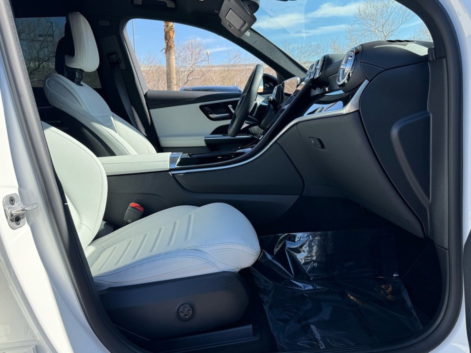 Certified 2025 Mercedes-Benz GLC 300 4MATIC image 23